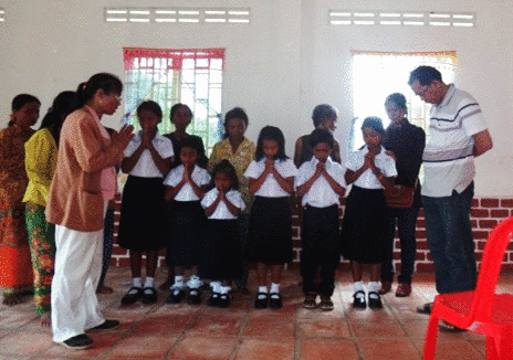 cambodia orphans praying